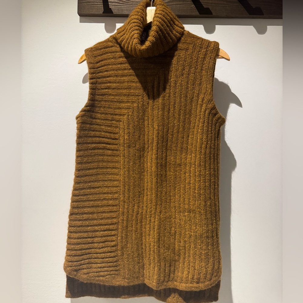 Theory - Brown Mohair & Wool sleeveless sweater
